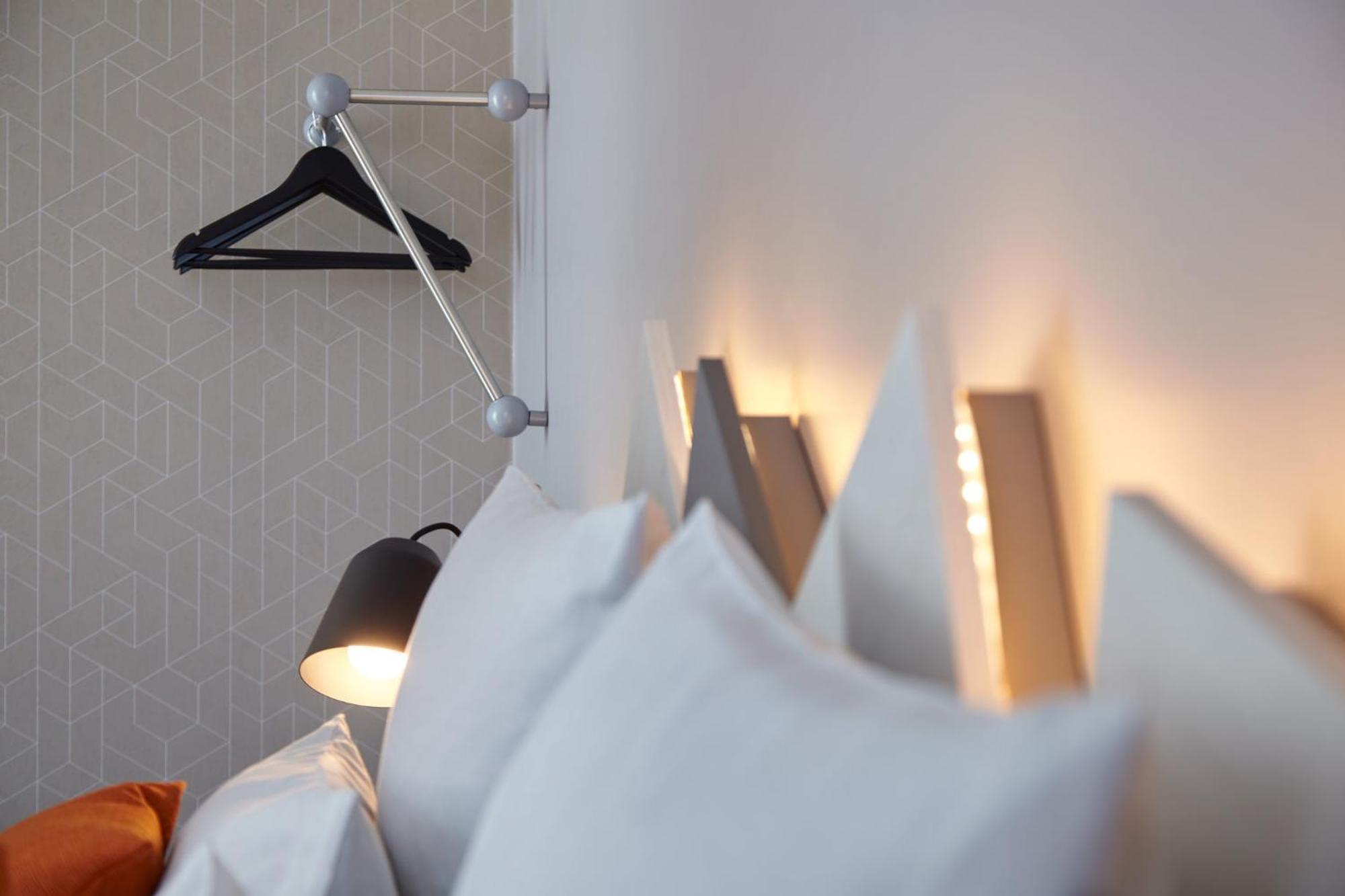 Holiday Inn - The Niu, Hub Dusseldorf Messe By Ihg Εξωτερικό φωτογραφία