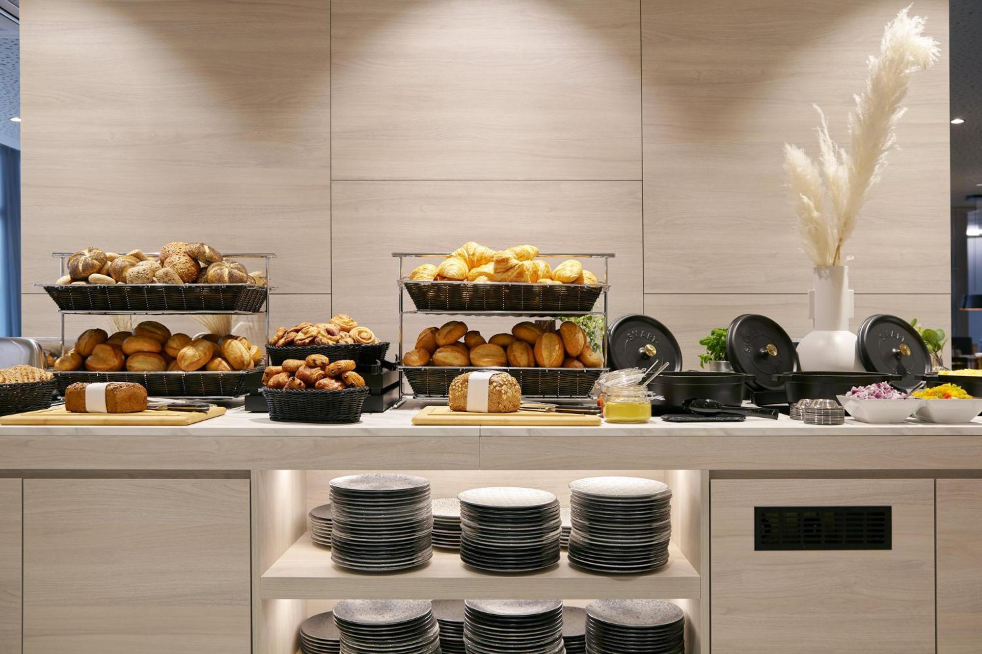 Holiday Inn - The Niu, Hub Dusseldorf Messe By Ihg Εξωτερικό φωτογραφία