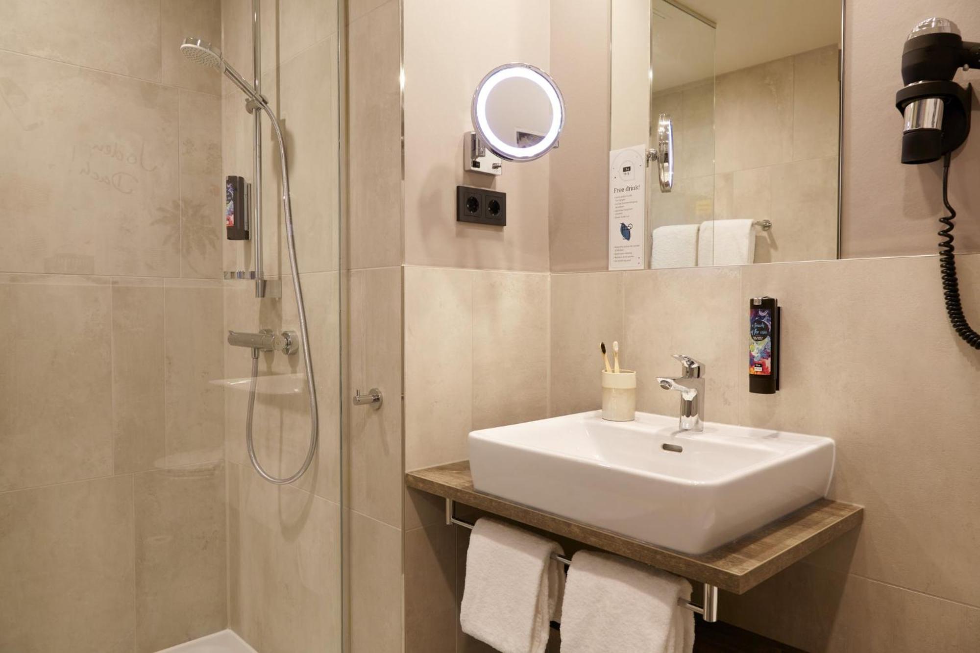 Holiday Inn - The Niu, Hub Dusseldorf Messe By Ihg Εξωτερικό φωτογραφία